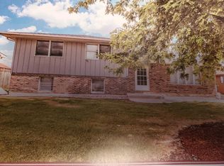 361 River Edge Dr, Romeoville, IL 60446