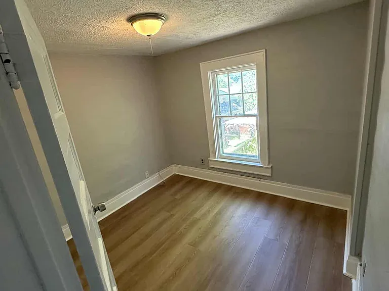 277-79 N Midler Ave N #277 — Photo 10