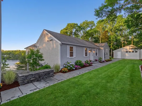 162 Main St, Barnstable, MA 02630