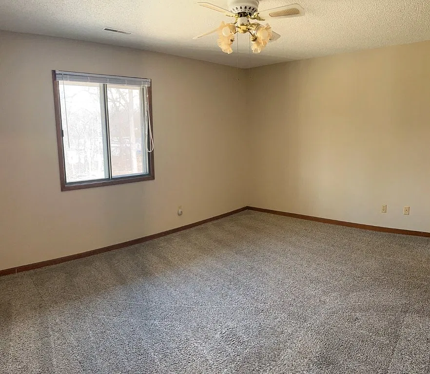 1 bed, 700 sqft, $895 — Photo 4