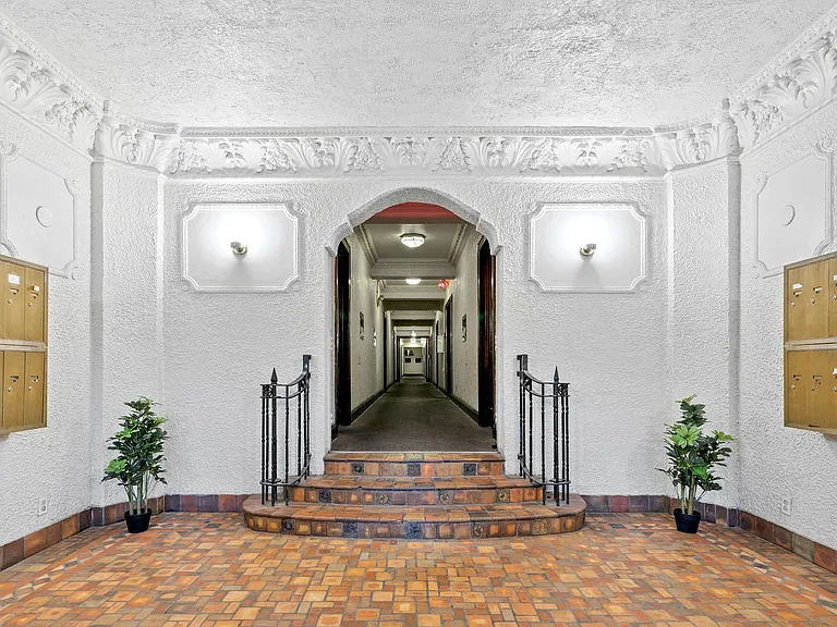 The Sheridan — Photo 10