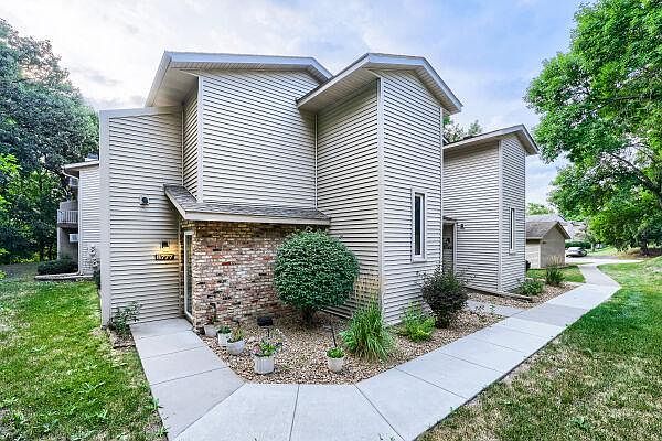 1st image of 8777 Jasmine Ln
