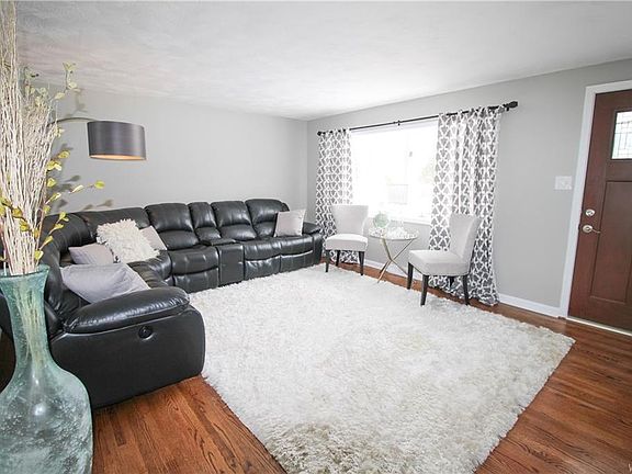 3rd image of 7205 Graydon Dr