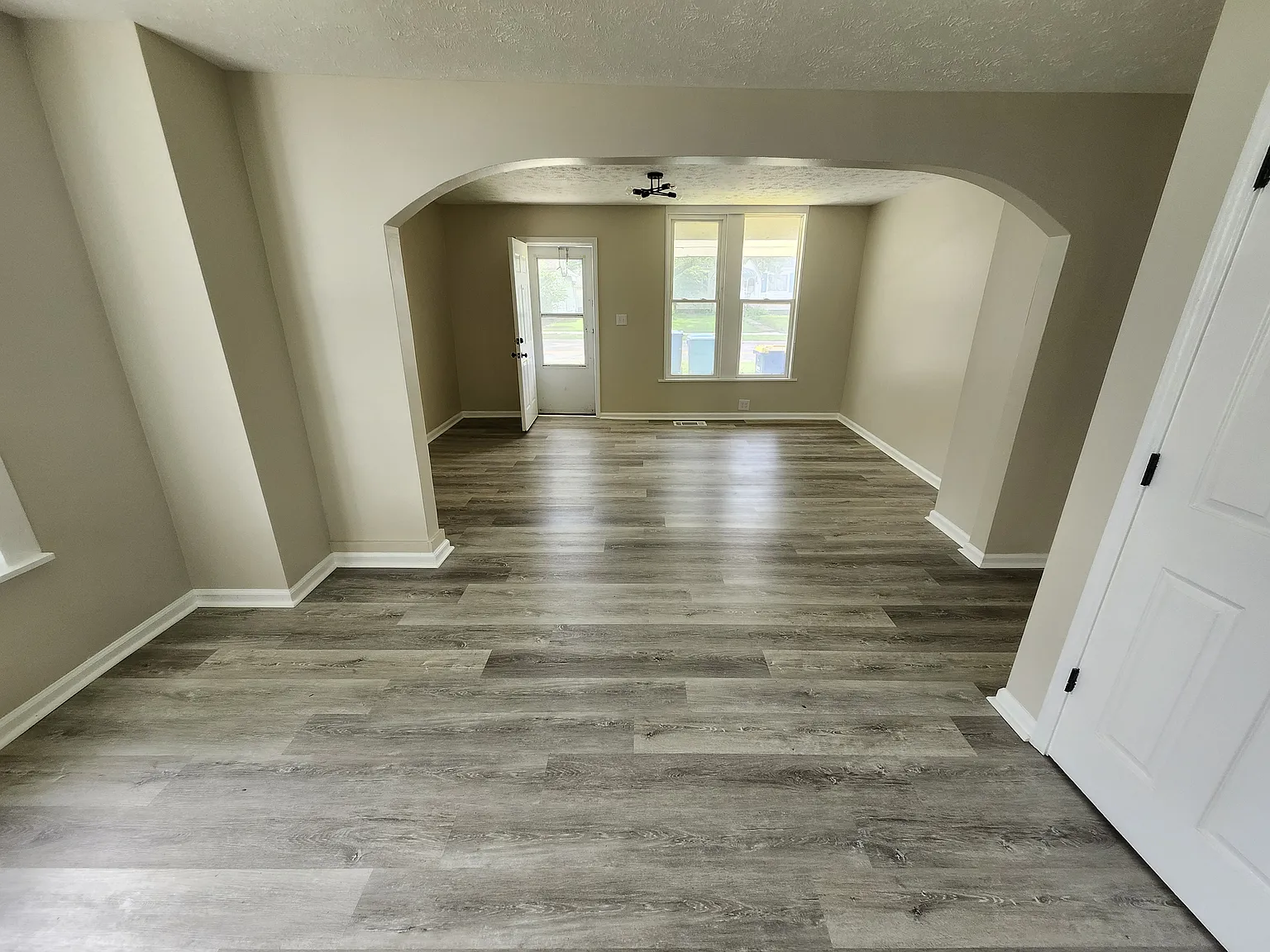 2 bed, 1.5 bath, $1,600 — Photo 3
