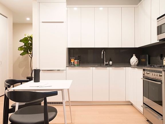 4th image of 180 Water St APT 1217
