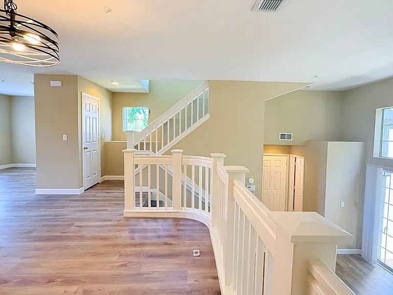 401 Skylark Ct — Photo 17