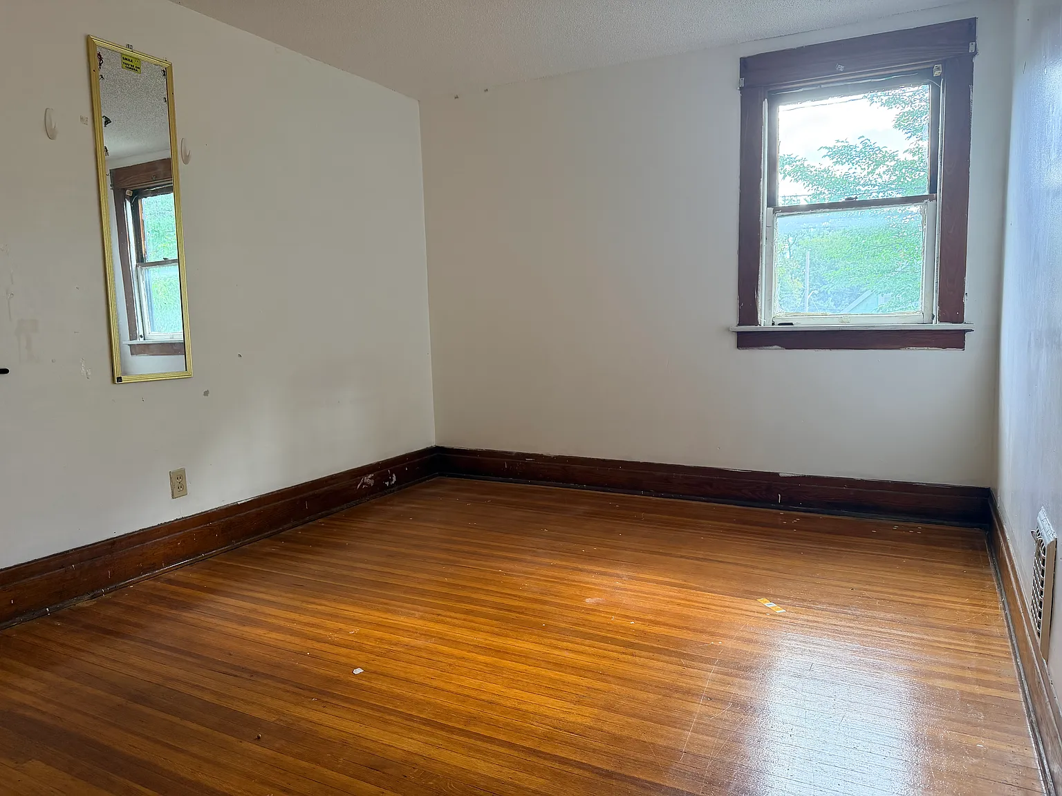 2 bed, $900 — Photo 2
