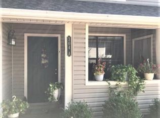 304 Fairway Cir APT A, Springdale, AR 72764