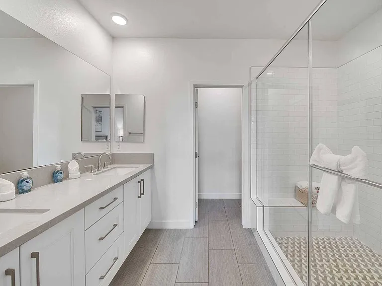 769 Doheny Way — Photo 28
