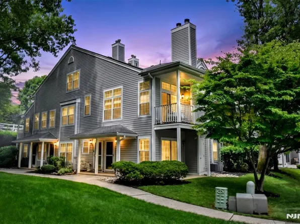 1099 Devon Ct #1099, Mahwah, NJ 07430