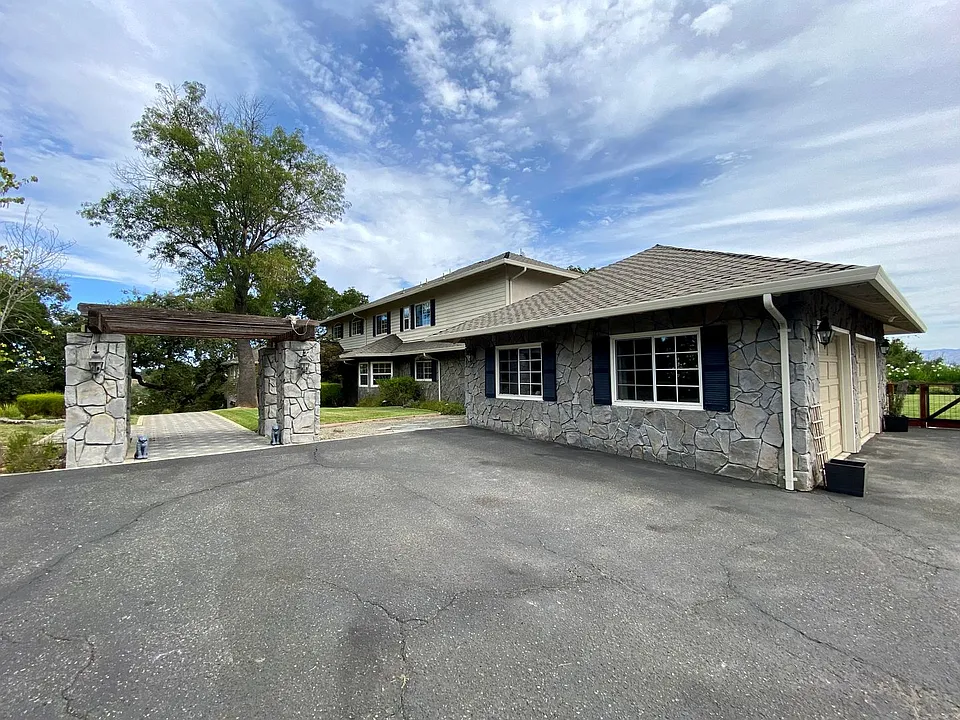 17299 Deer Park Rd