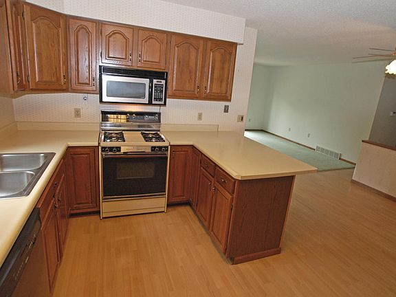 3rd image of 5889 Texas Dr