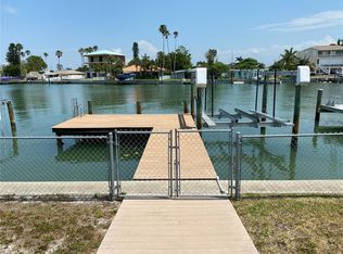 521 S Bayshore Dr, Madeira Beach, FL 33708