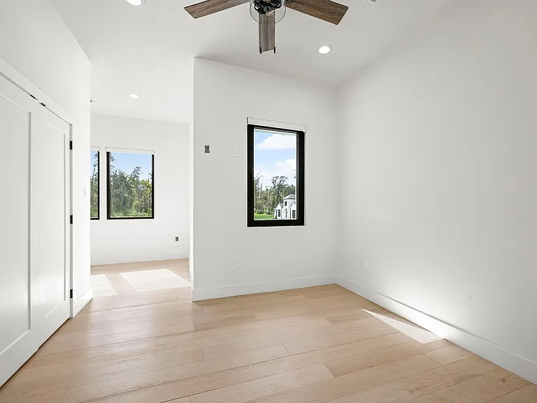9825 Fawn View Dr — Photo 32