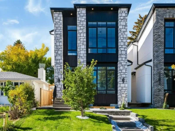 2221 E Halifax Cres NW, Calgary, AB T2M 4E1