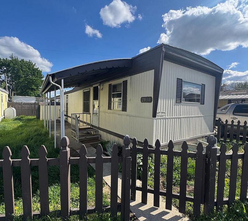 2nd image of 2830 Scenic Dr