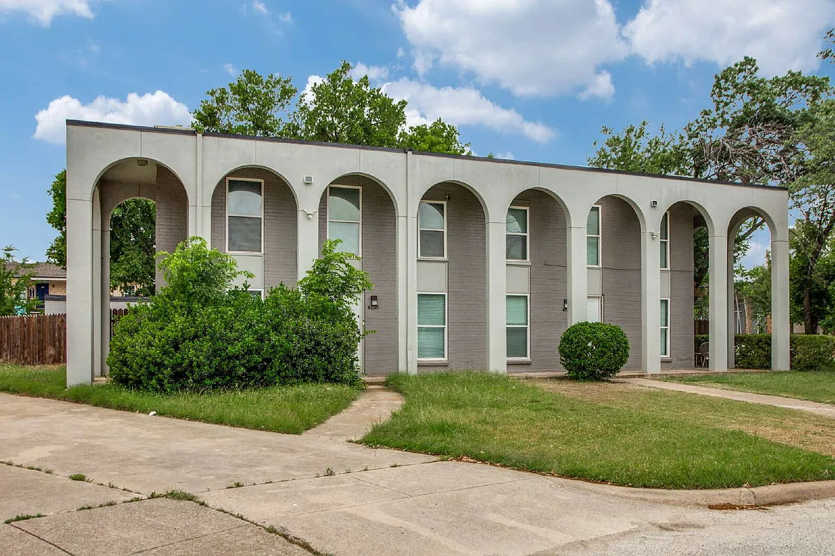 Building Photo - 4555 Altamesa Blvd