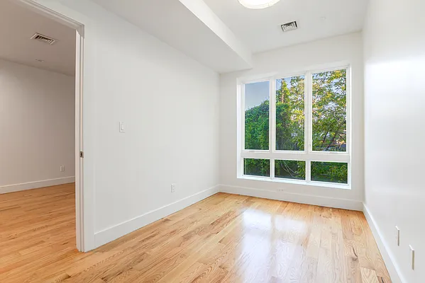 Rented by Brownstone Property Group | media 21