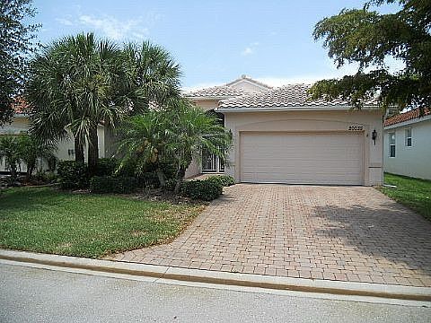 2nd image of 20035 Castlemaine Ave