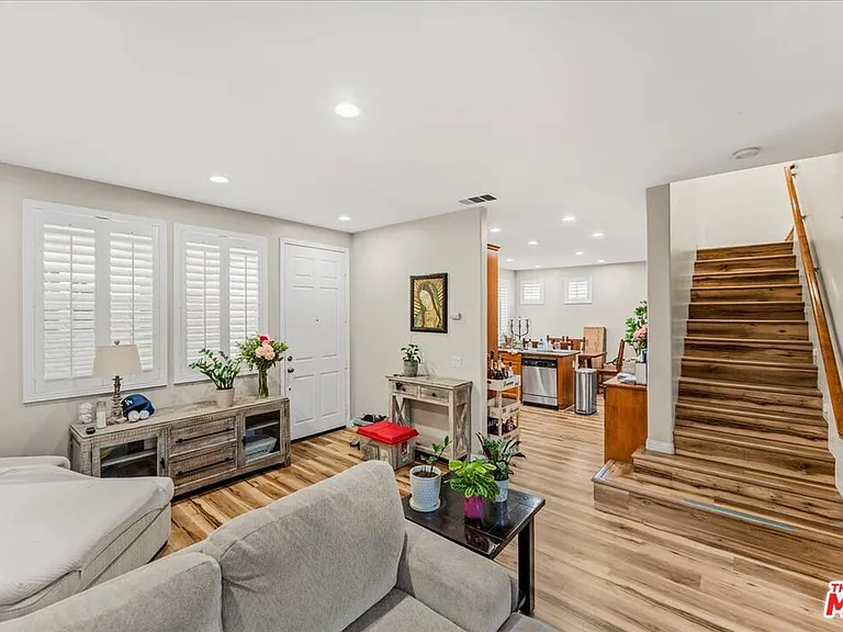 3653 W Medici Ln — Photo 6