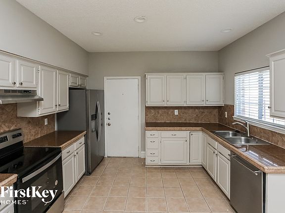 5th image of 407 Essex Dr