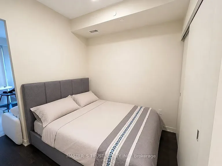 20 Richardson St #1005 — Photo 6