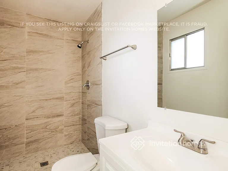 4512 N 81st Dr — Photo 11