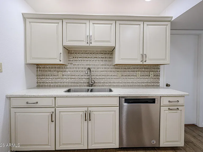 8333 E Orange Blossom Ln — Photo 5