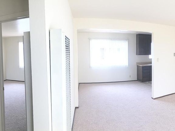 4th image of 300 Brosnan Ct