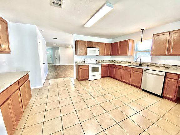 2nd image of 8014 Stowe Springs Ln