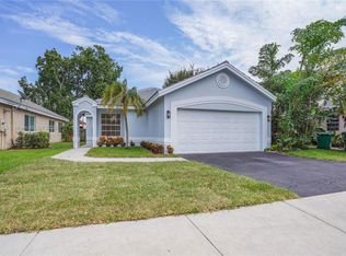 9354 Arborwood Cir, Fort Lauderdale, FL 33328
