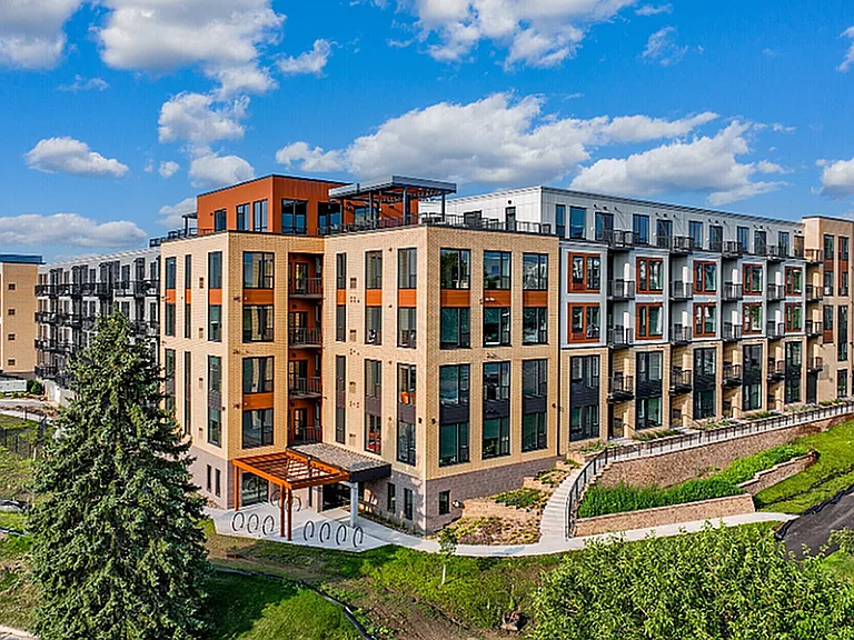 Townline Apartments — Photo 10