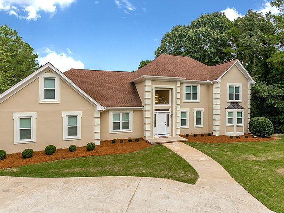 2nd image of 206 Darwish Dr