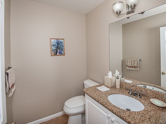4th image of 18116 SE 35th St