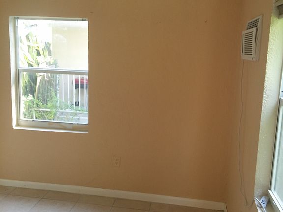 2nd image of 2588 NE 182nd Ter