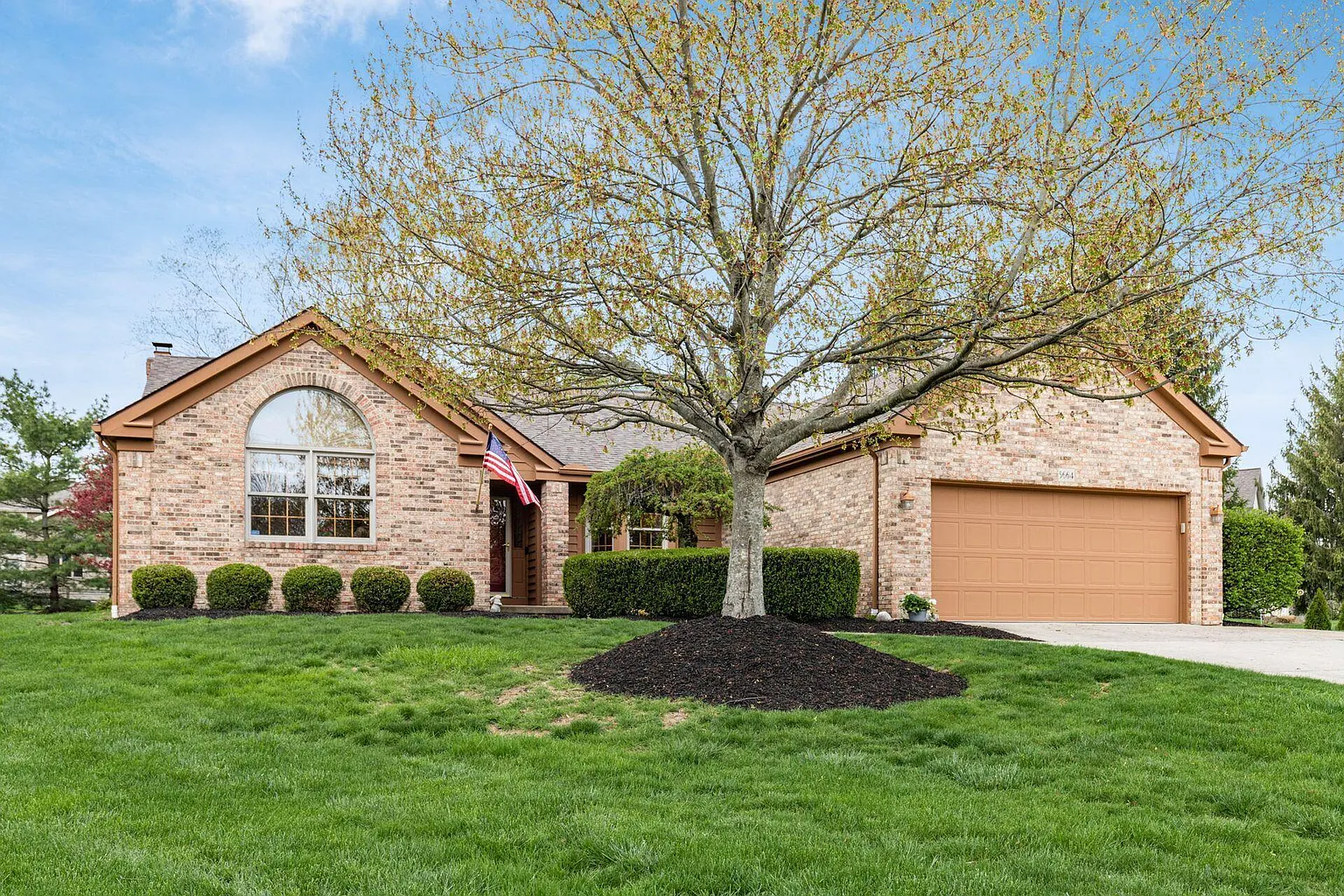 5664 Maplewood Ct photo 1