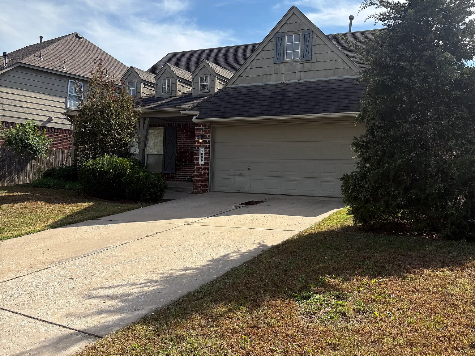 3 bed, 2127 sqft, $2,295 — Photo 2