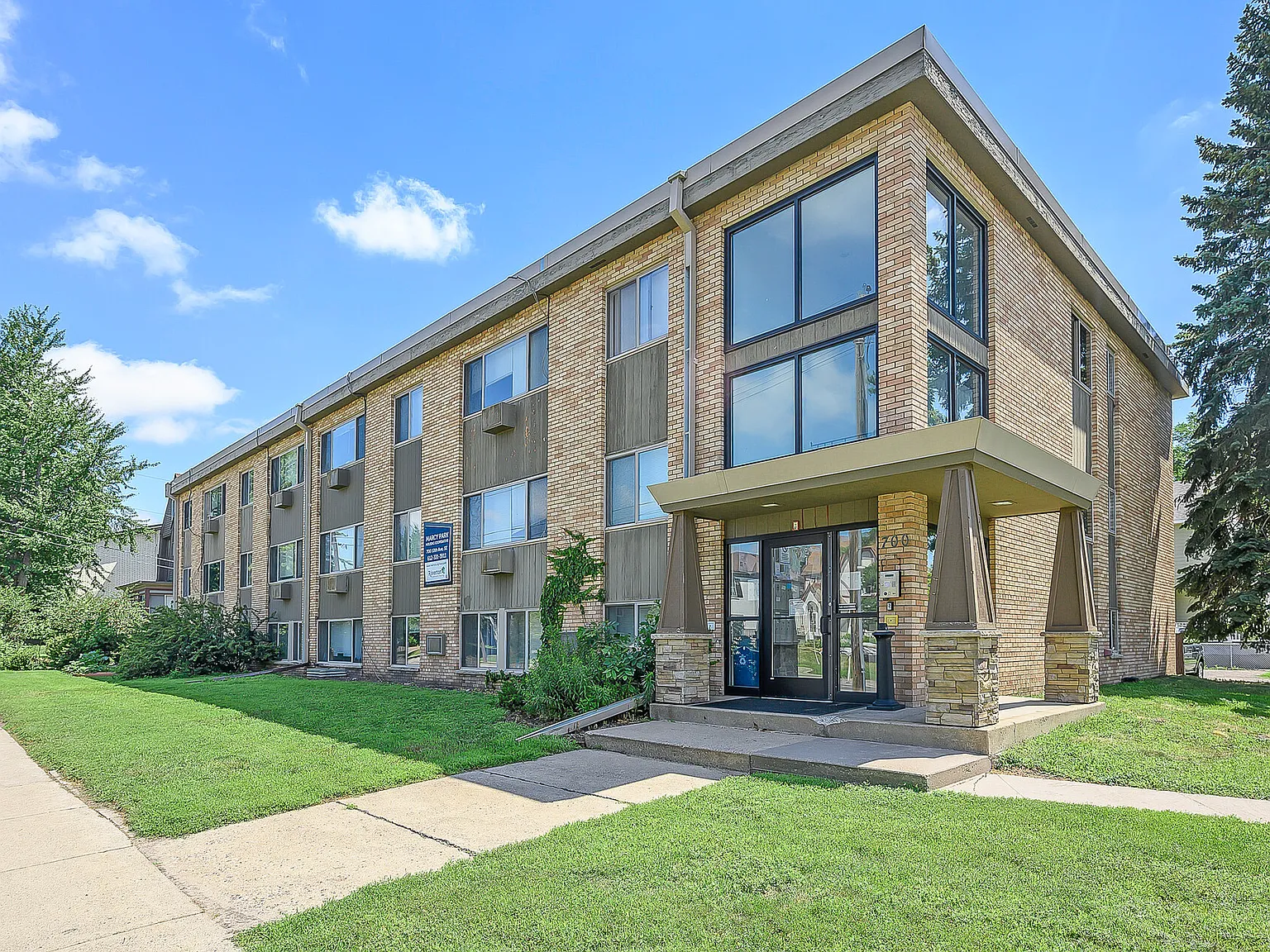 1 bed, 450 sqft, $849 — Photo 3