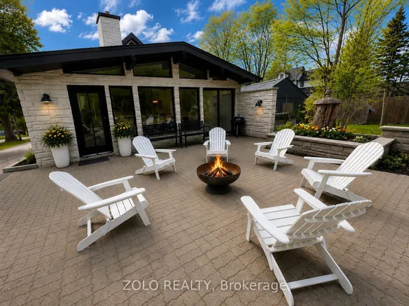 64 Joseph St, Muskoka Lakes, ON P0B 1J0