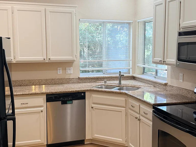 103 Tuscany Ct — Photo 7