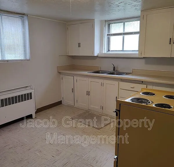 1042 S 4th Ave #B — Photo 10