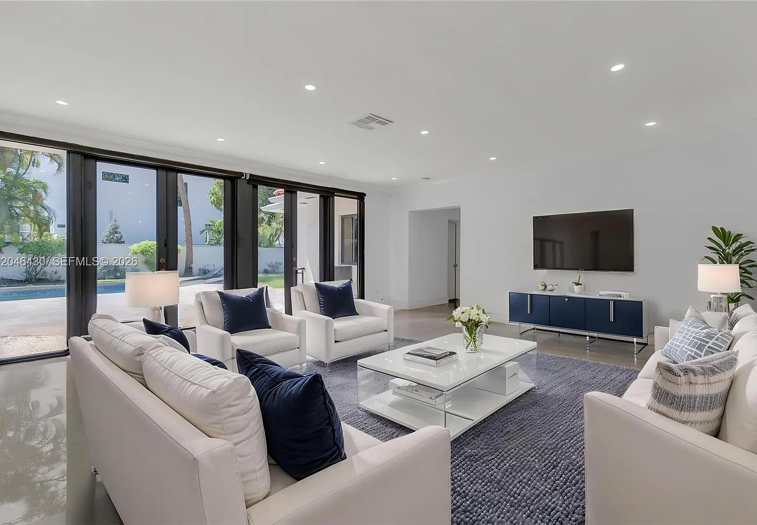 4 bed, 4.0 bath, 3093 sqft, $7,900 — Photo 4