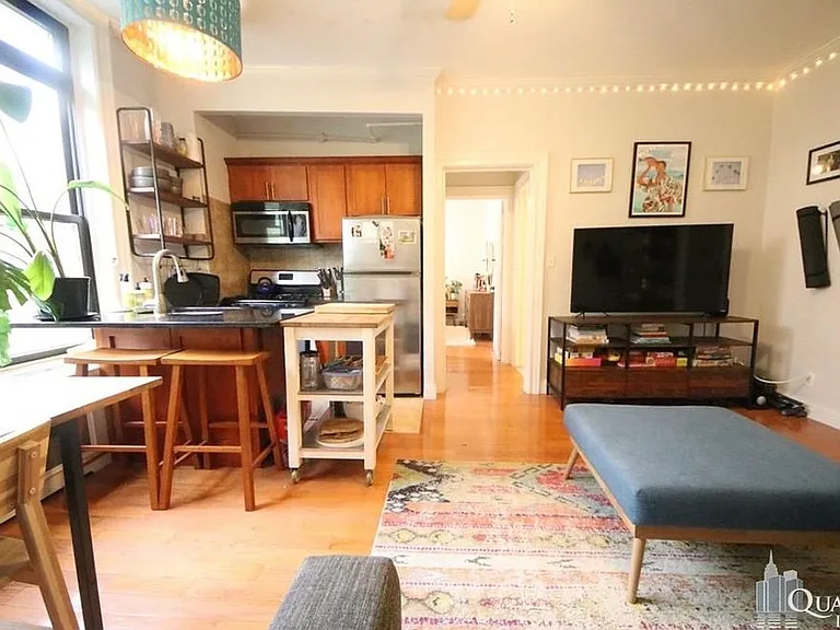 34 E 11th St #4B — Photo 3