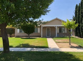 1098 Skyle Ln, Kingsburg, CA