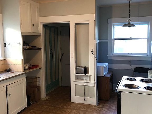 3rd image of 4742 16th Ave NE #101