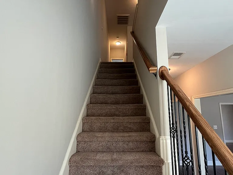 1071 Middleton Ln — Photo 15