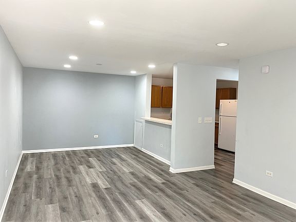 2nd image of 805 Silverstone Dr #805