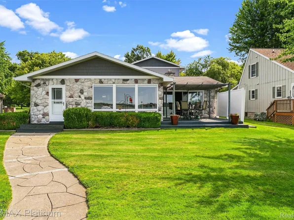 8575 Hidden Trl, Orleans, MI 48865