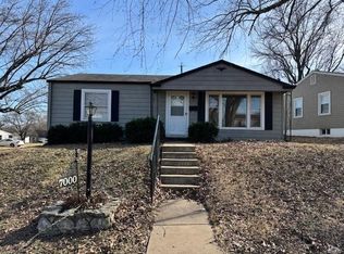 7000 Foxcroft Dr, Saint Louis, MO