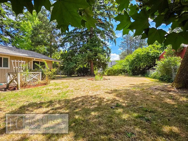 17640 SW Shaw St — Photo 18